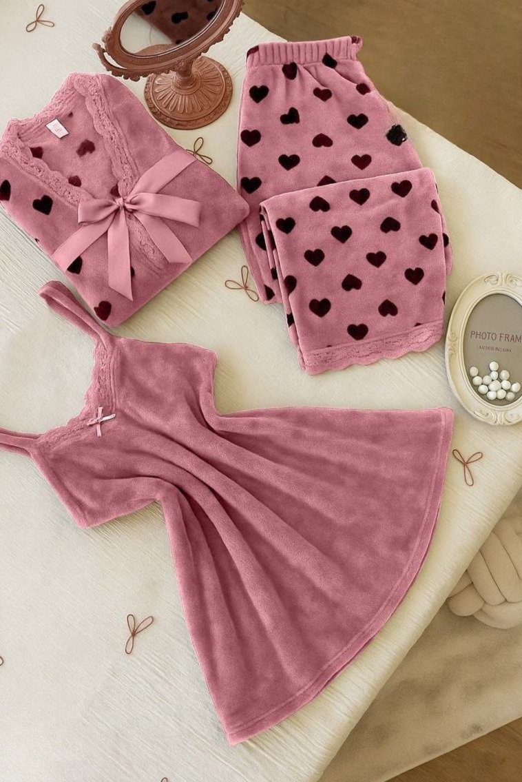 45a4c4f5-ebcb-426a-970e-69dc7763ec95 Women’s Pajama - الصورة 1